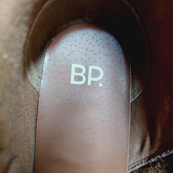 New BP Lance Brown Leather Block Heel Round Toe Ankle Bootie V19 - Picture 9 of 11